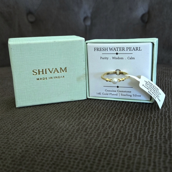 Shivam Dainty Fresh Water Pearl and White Topaz Ring💍 - Picture 6 of 16